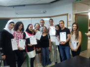 بالصور: طلاب مدرسة أجيال الثانوية ينهون تعليمهم في مشروع "خندع" للعلوم